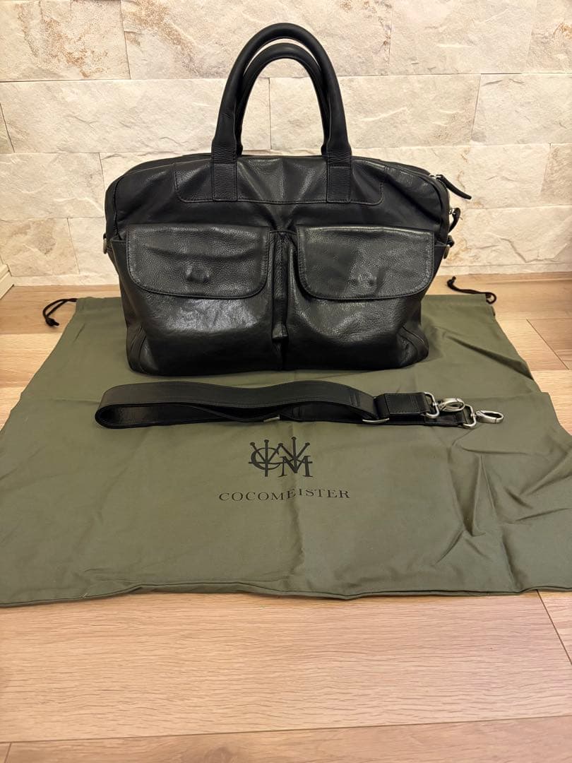 ［超美品］COCOMEISTER ブラックレザー ビジネスバッグ
