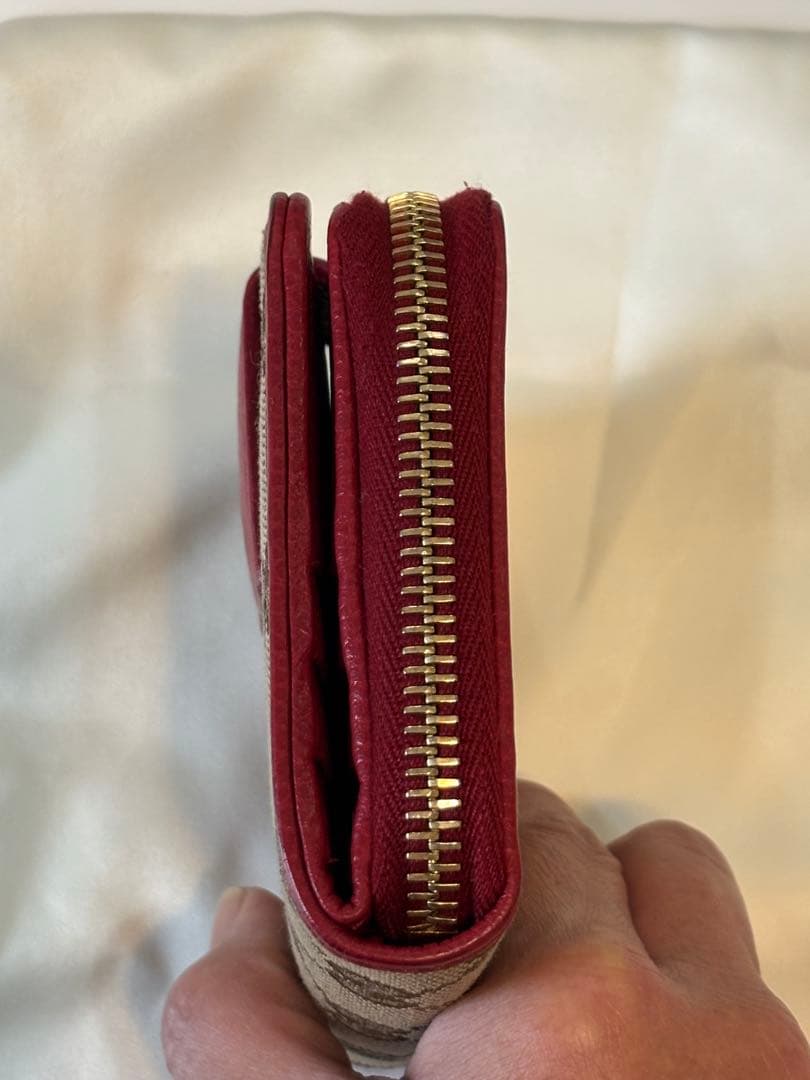 GUCCI GGパターン 二つ折り財布コンパクトウォレットラウンドジップ