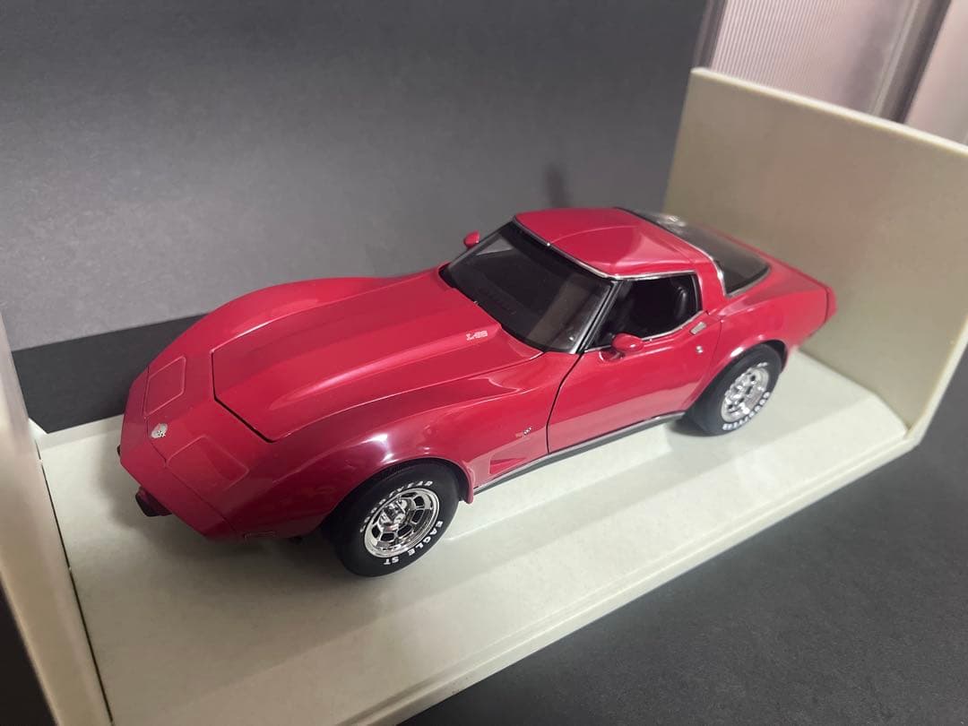 UT Models Chevrolet Corvette 1:18 コルベット