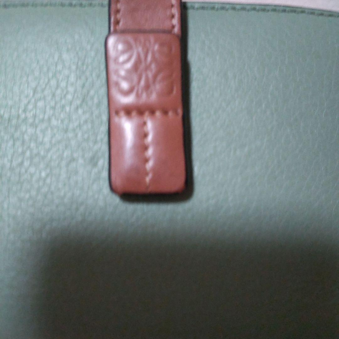 ロエベ　折り財布　スリムジップバイフォールドウォレット　アナグラム　グリーン