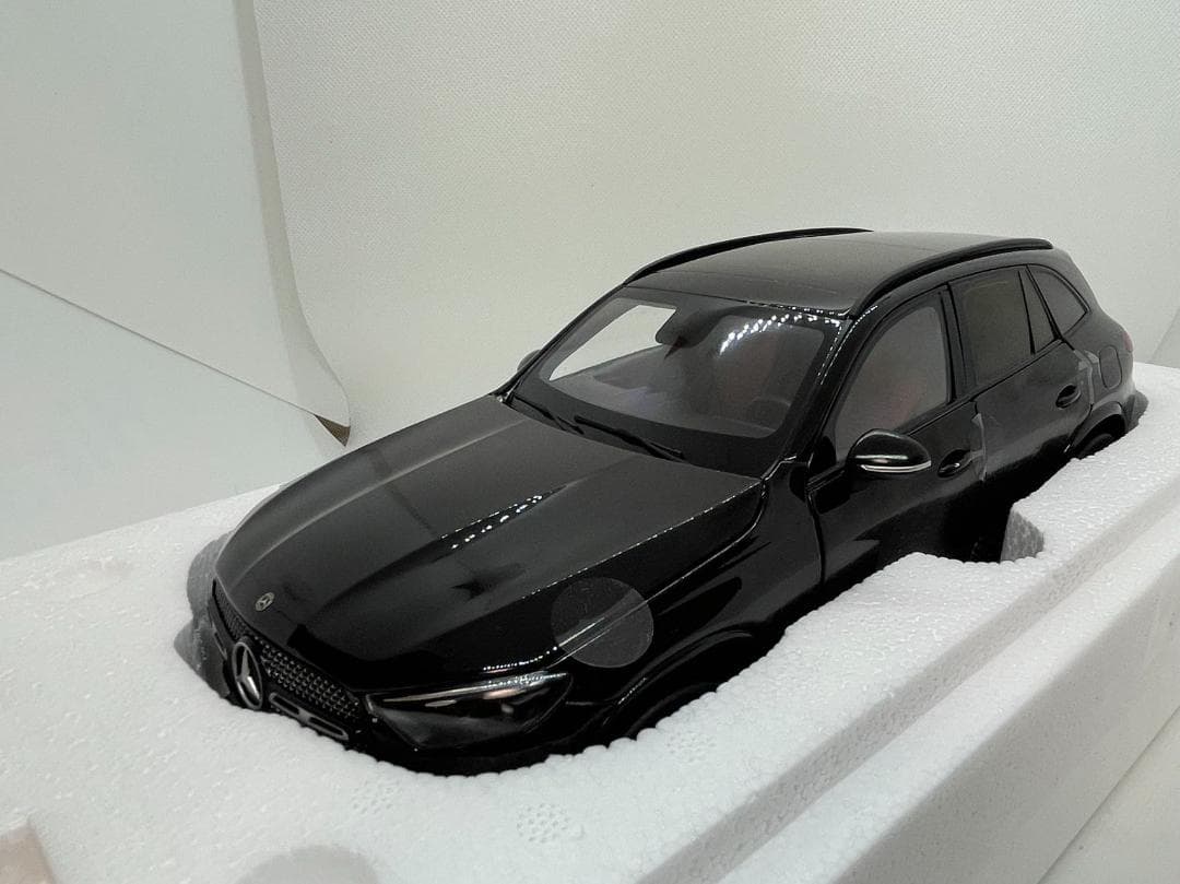 302-014 iScale 1/18 メルセデスベンツ GLC ブラック