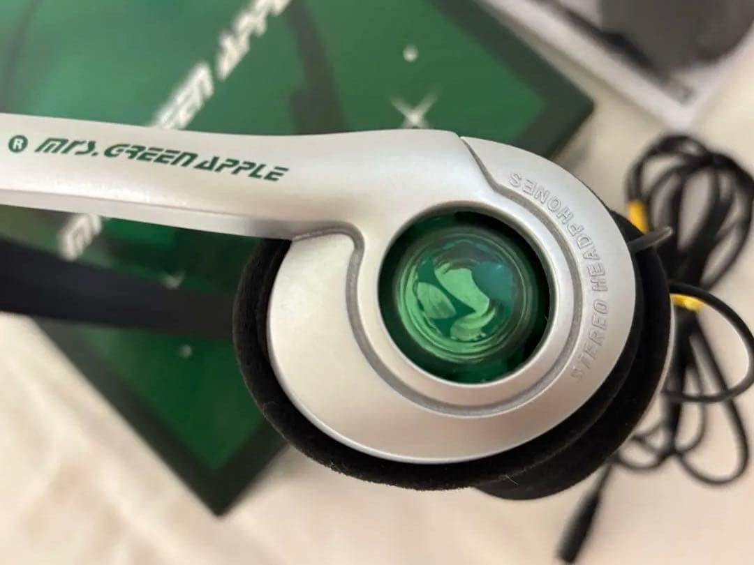 ミセスグリーンアップル　ポータブルCD機とケースとヘッドホン