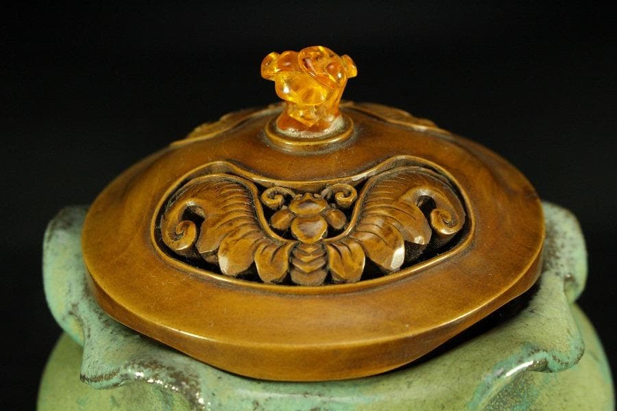 古上野 三足 香炉 黄楊木彫刻火屋 台 香合付(K-A812)