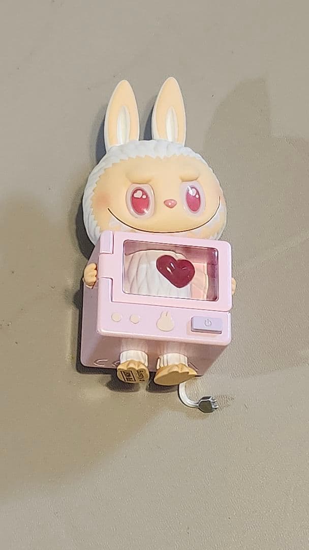 ポップマート★ラブブLABUBU ★ フィギュア【シークレット】