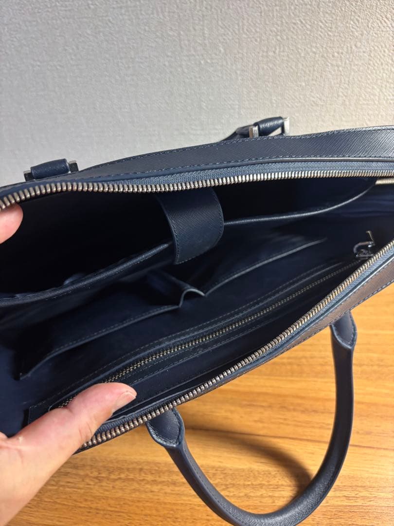 aucentic イタリアンレザー ビジネスバッグ