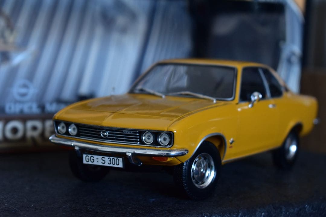 1/18 NOREV ノレブ '71 オペル マンタ フルディティール ミニカー