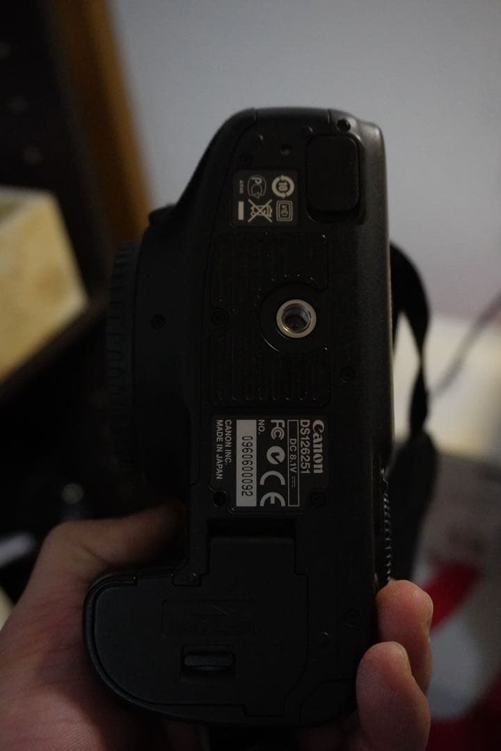 Canon 一眼レフカメラ EOS 7D 標準レンズ付き