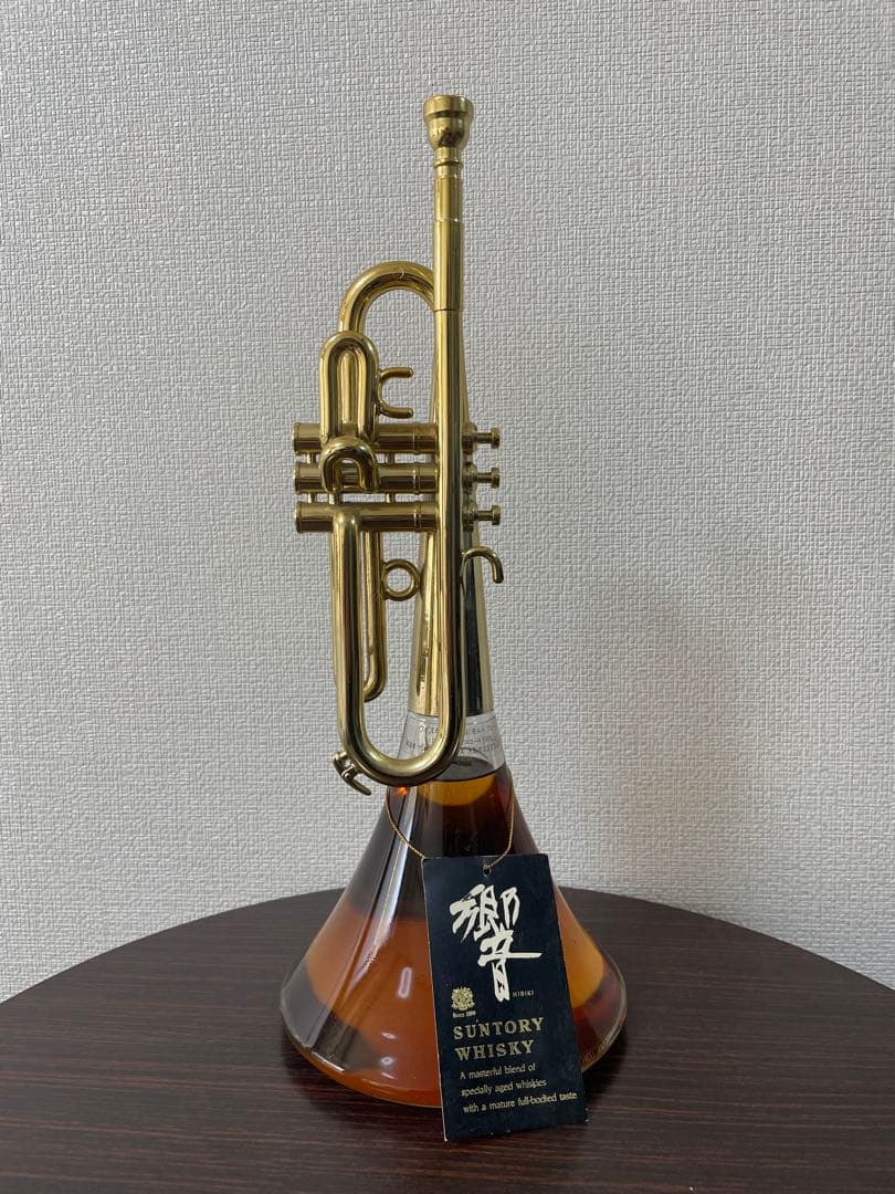 サントリーウイスキー 響 トランペット型ボトル