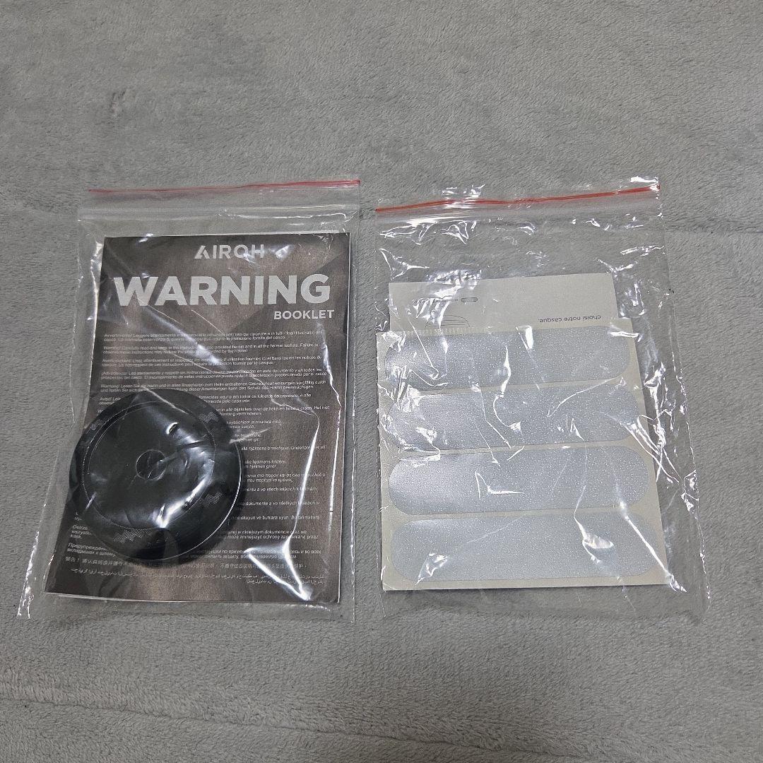 AIROH Husqvarna ジェットヘルメット ブラック/シルバー