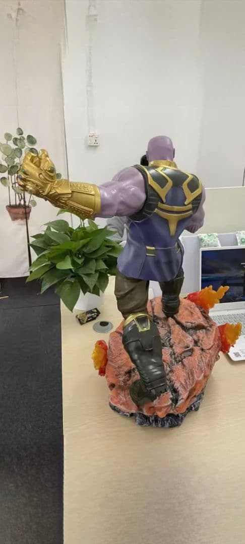 新品最安 マーベル アベンジャーズ サノス アイアンマン フィギュア 特大 巨大