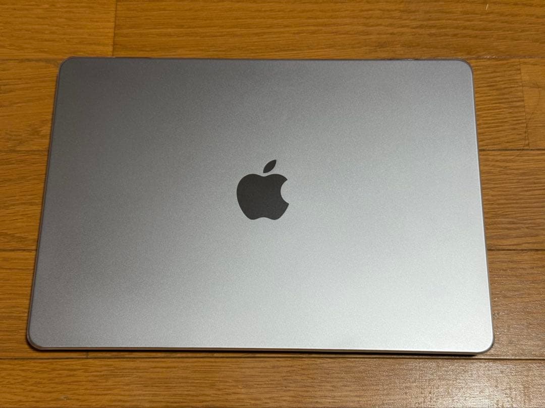 Apple MacBook スペースグレイ M2 8gb 256gb