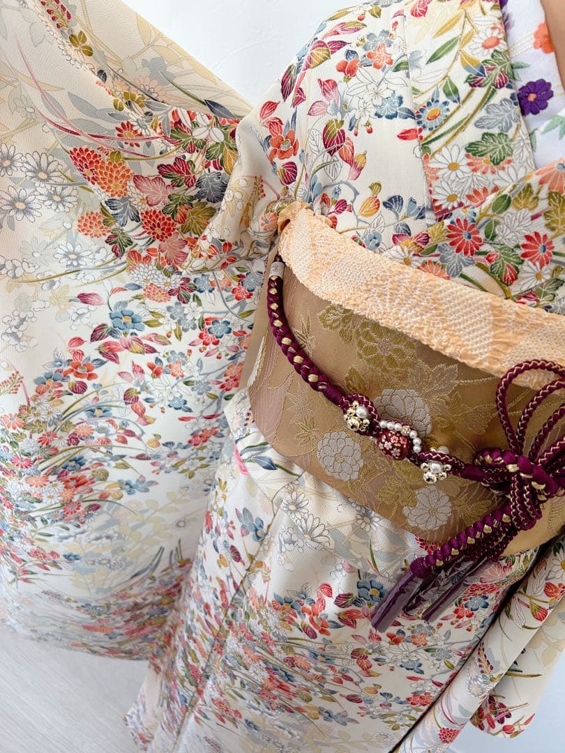 新品　しつけ糸付き　正絹振袖フルセット　古典柄華やかな花柄振袖 成人式