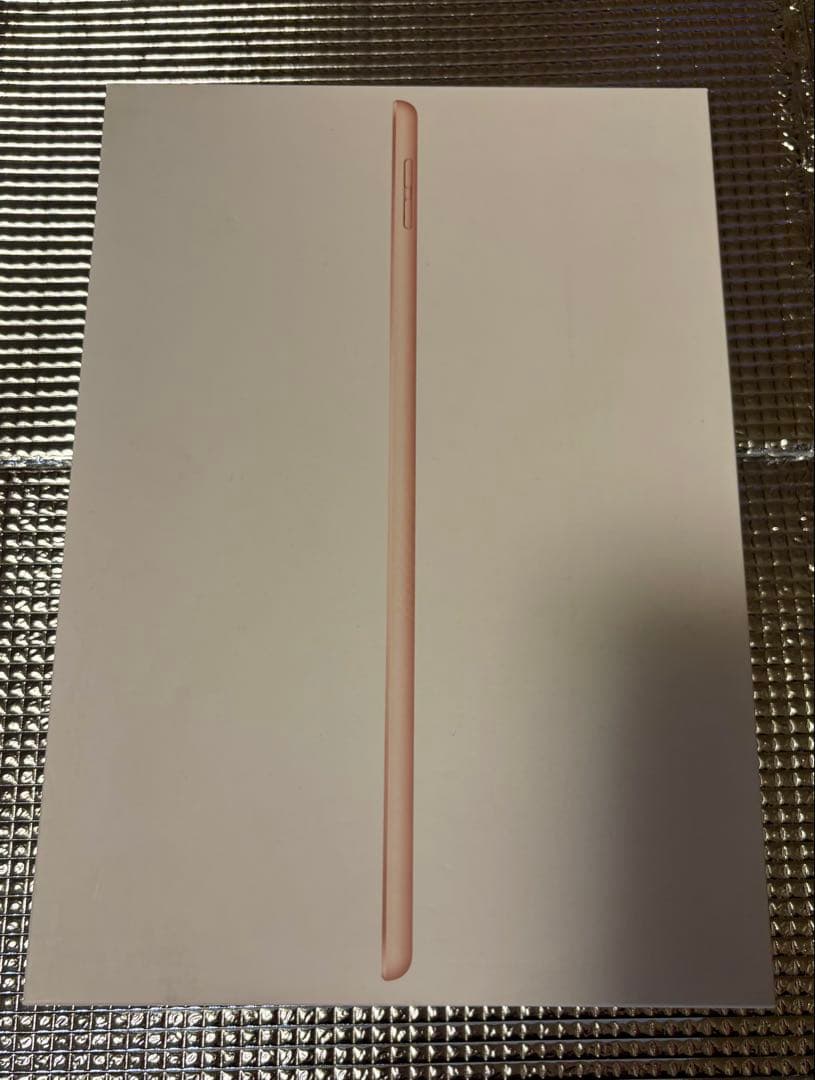 iPad (第8世代) 10.2インチ ゴールド 本体