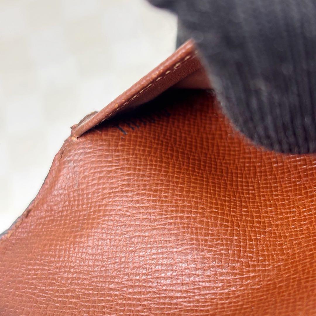 極美品　LOUIS VUITTON ルイヴィトン　長財布　二つ折り　M06