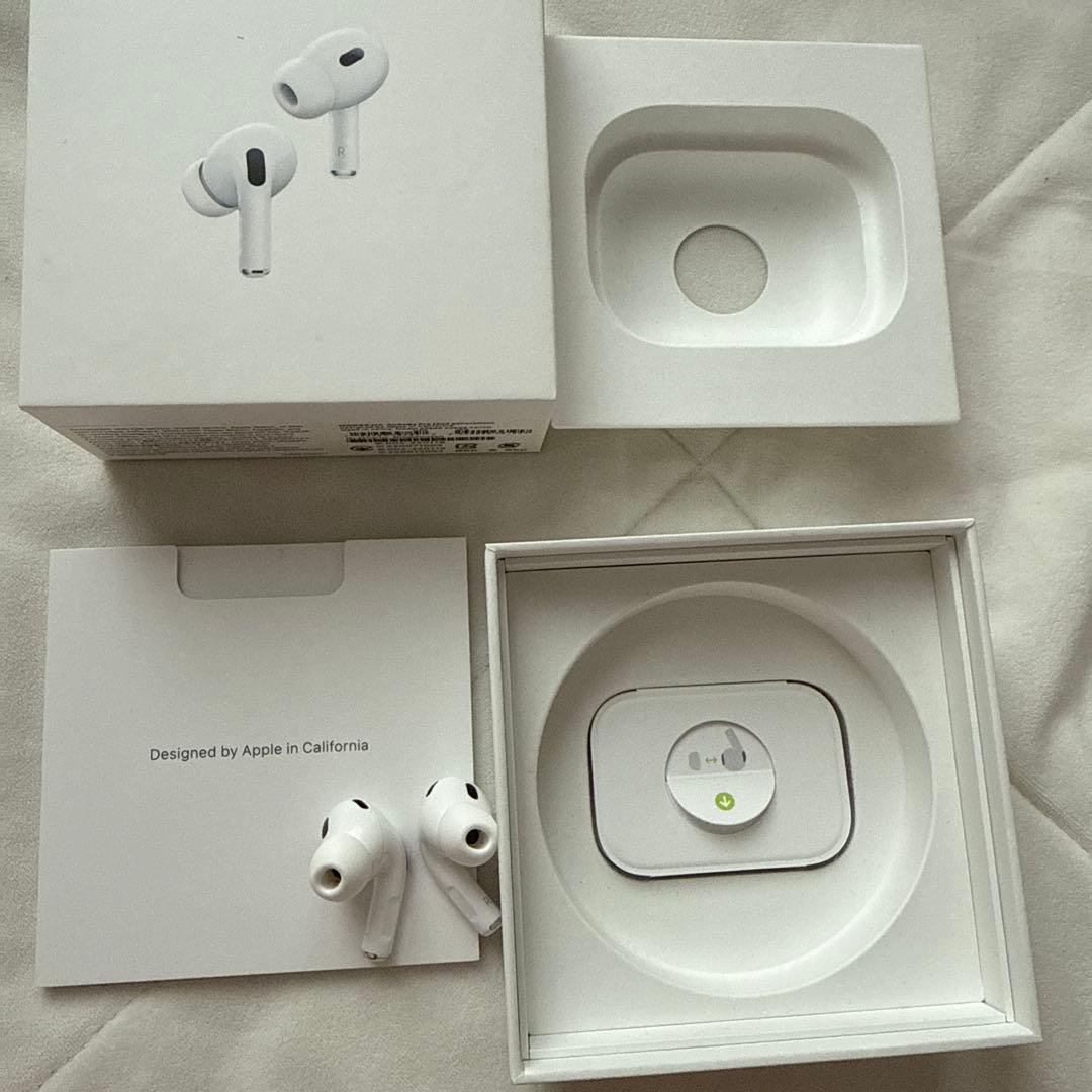 Apple AirPods Pro (第2世代) ホワイト　イヤホン(両耳)のみ