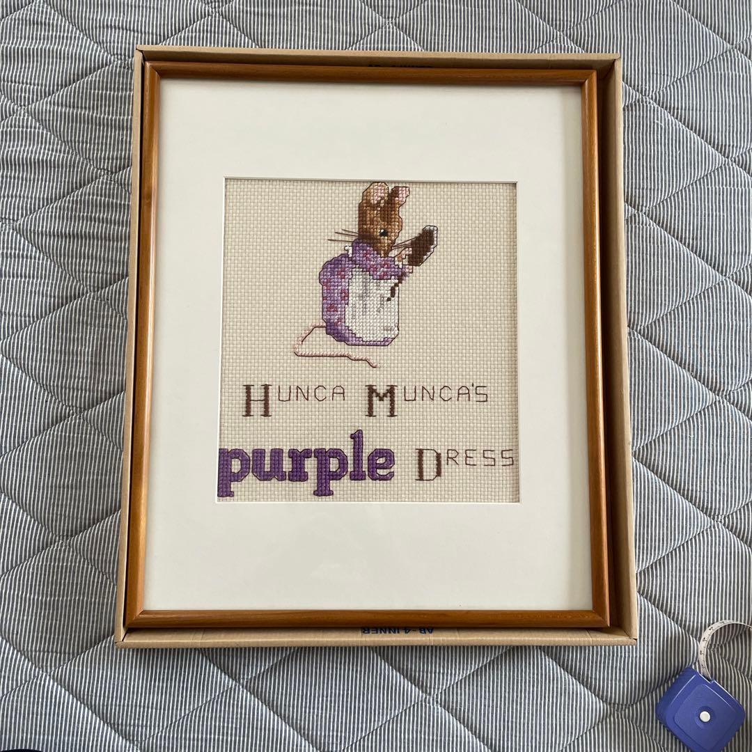 額縁　ピーターラビット刺繍