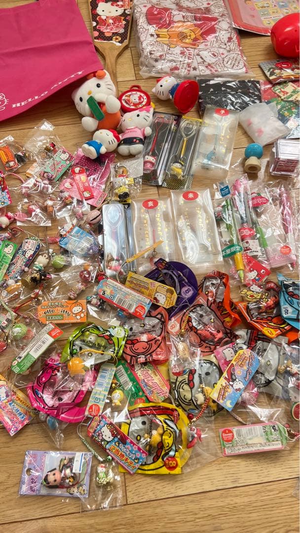 サンリオご当地キティハローキティボールペンぬいぐるみその他170点以上大量まとめ