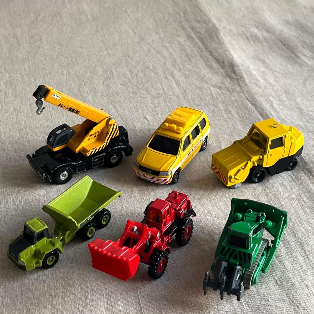 トミカ　働く車　6台セット　工事現場　道路整備　建設車両