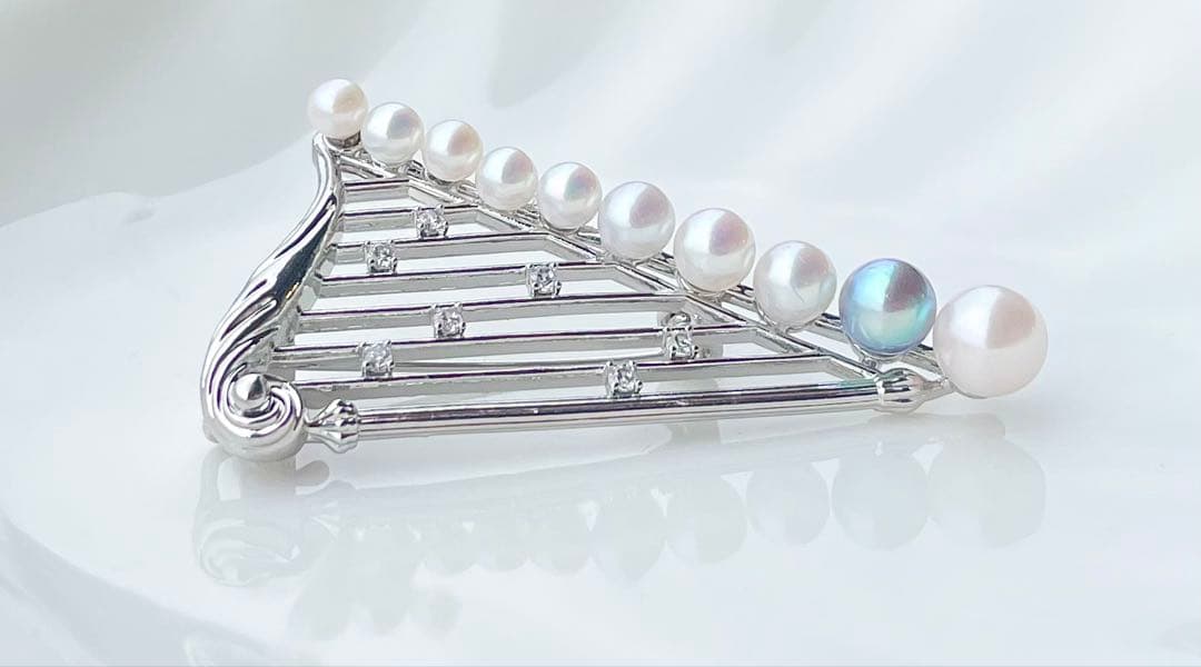 あこや真珠 極上本真珠 虹色ブローチ マルチカラー 音楽会 卒業入学式 月の竪琴