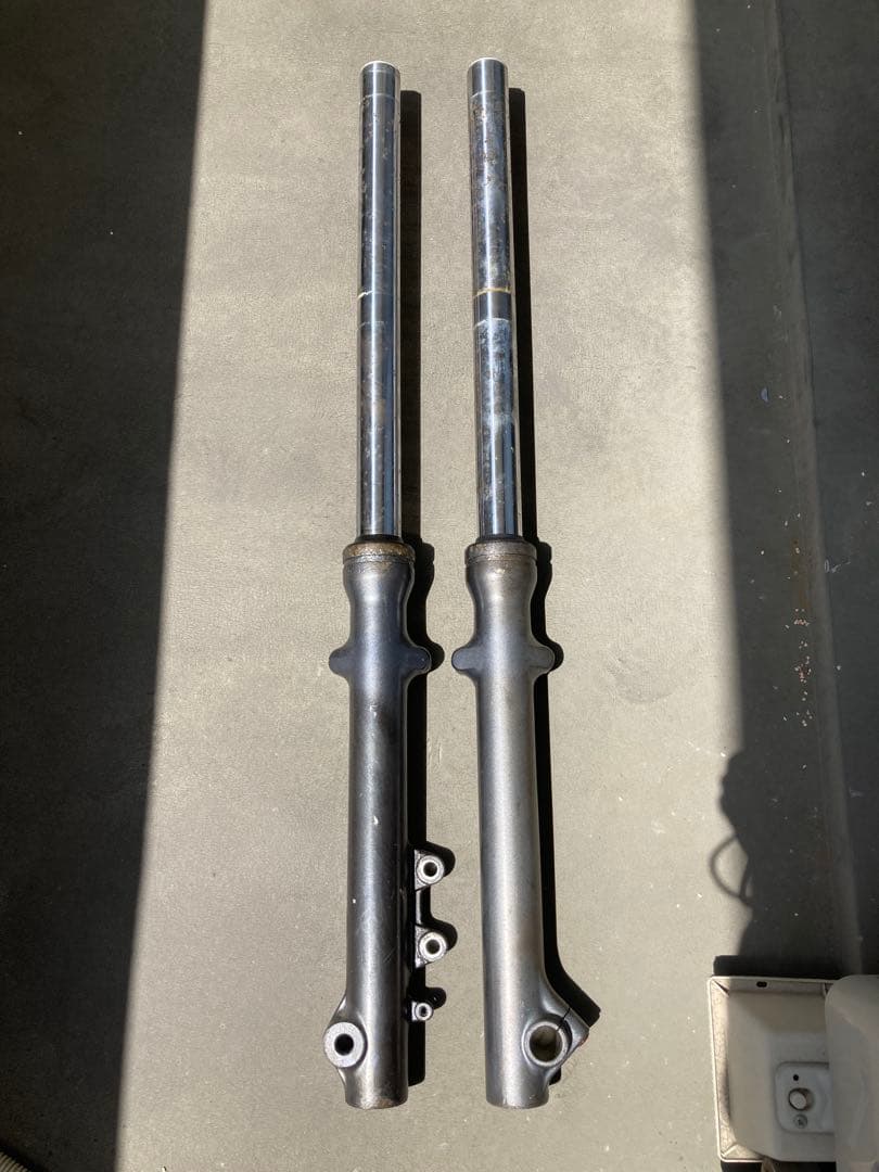 グラストラッカー　ビックボーイ　フロントフォーク