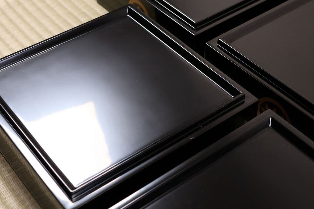 輪島塗 蒔絵家紋付 五段重 丸に笹竜胆 内朱塗 艶消 木製 重箱【MA744】