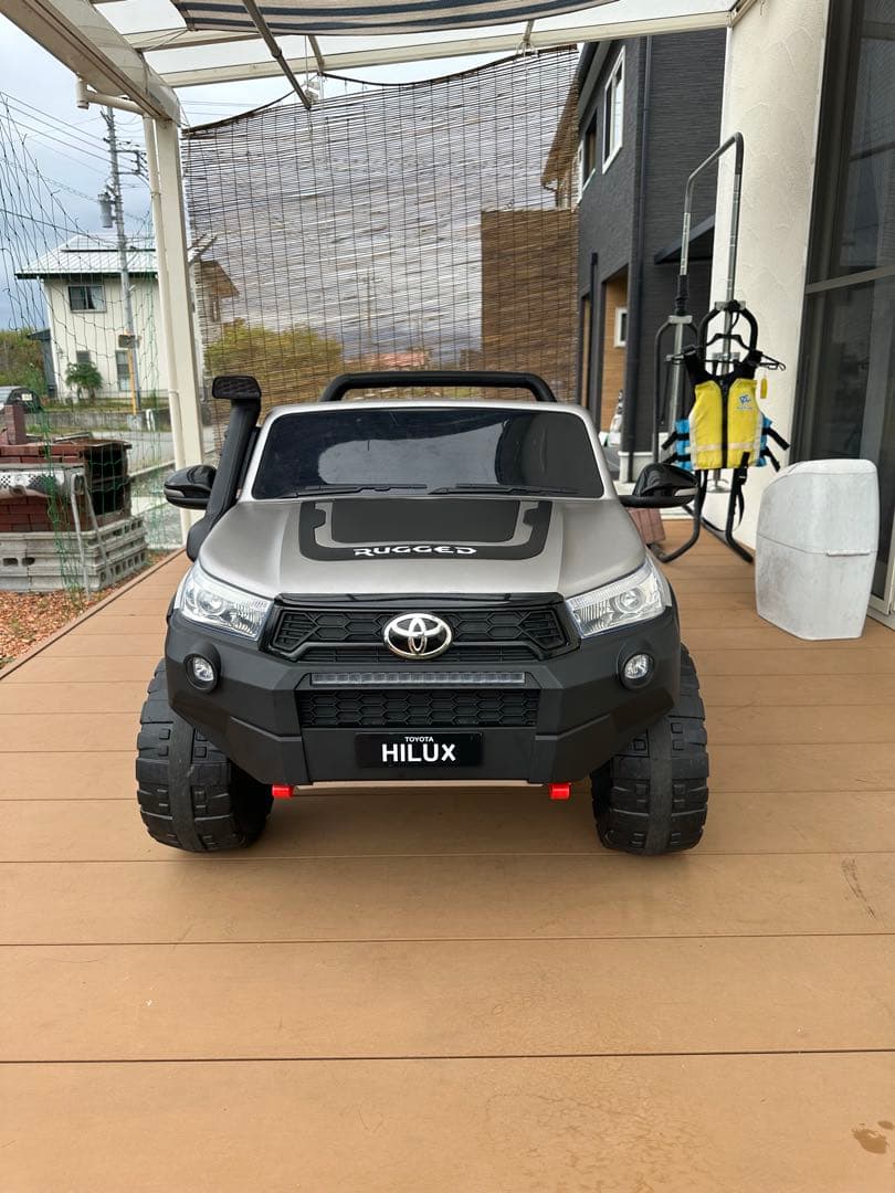 手渡し限定　乗用ラジコン　ハイラックス　ラギット