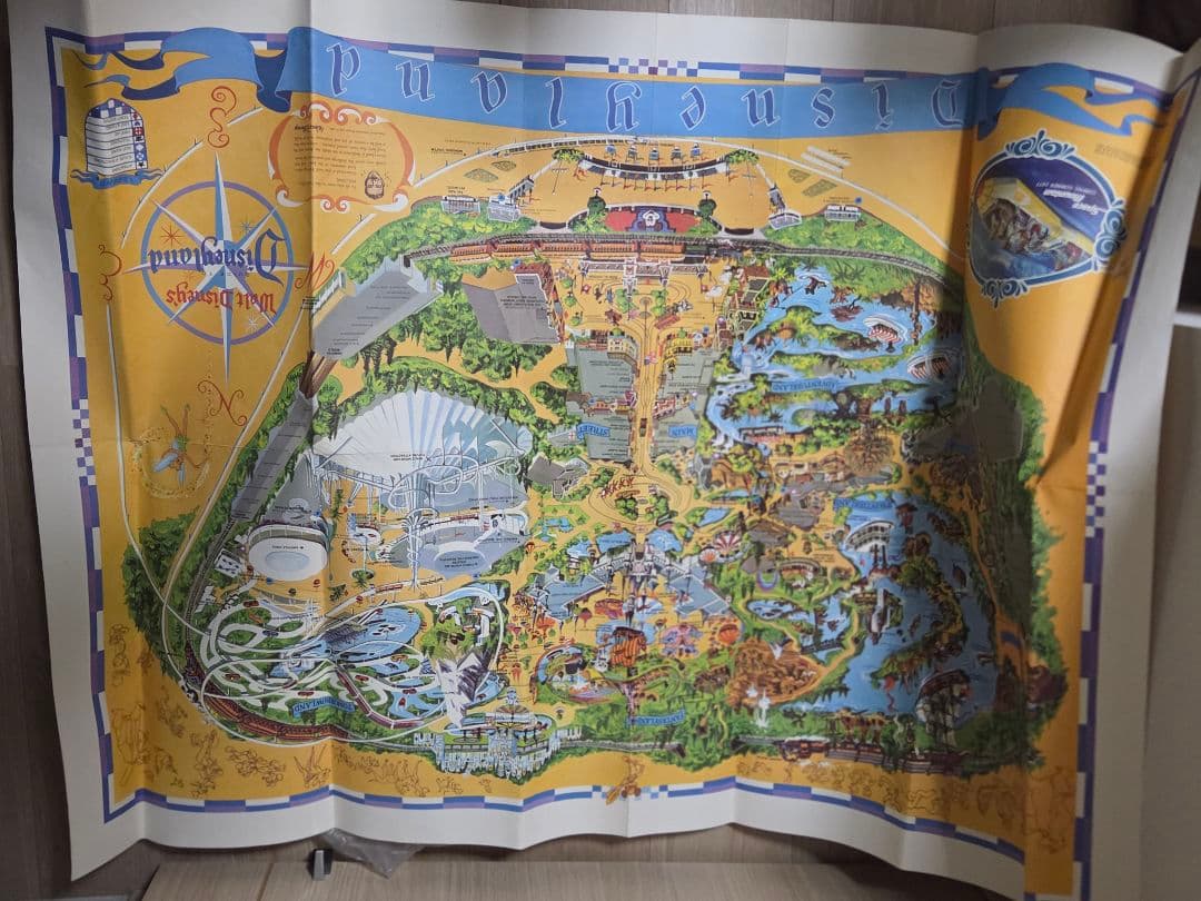 ヴィンテージ アメリカ ペナント ディズニーランドエリアマップ 17点セット