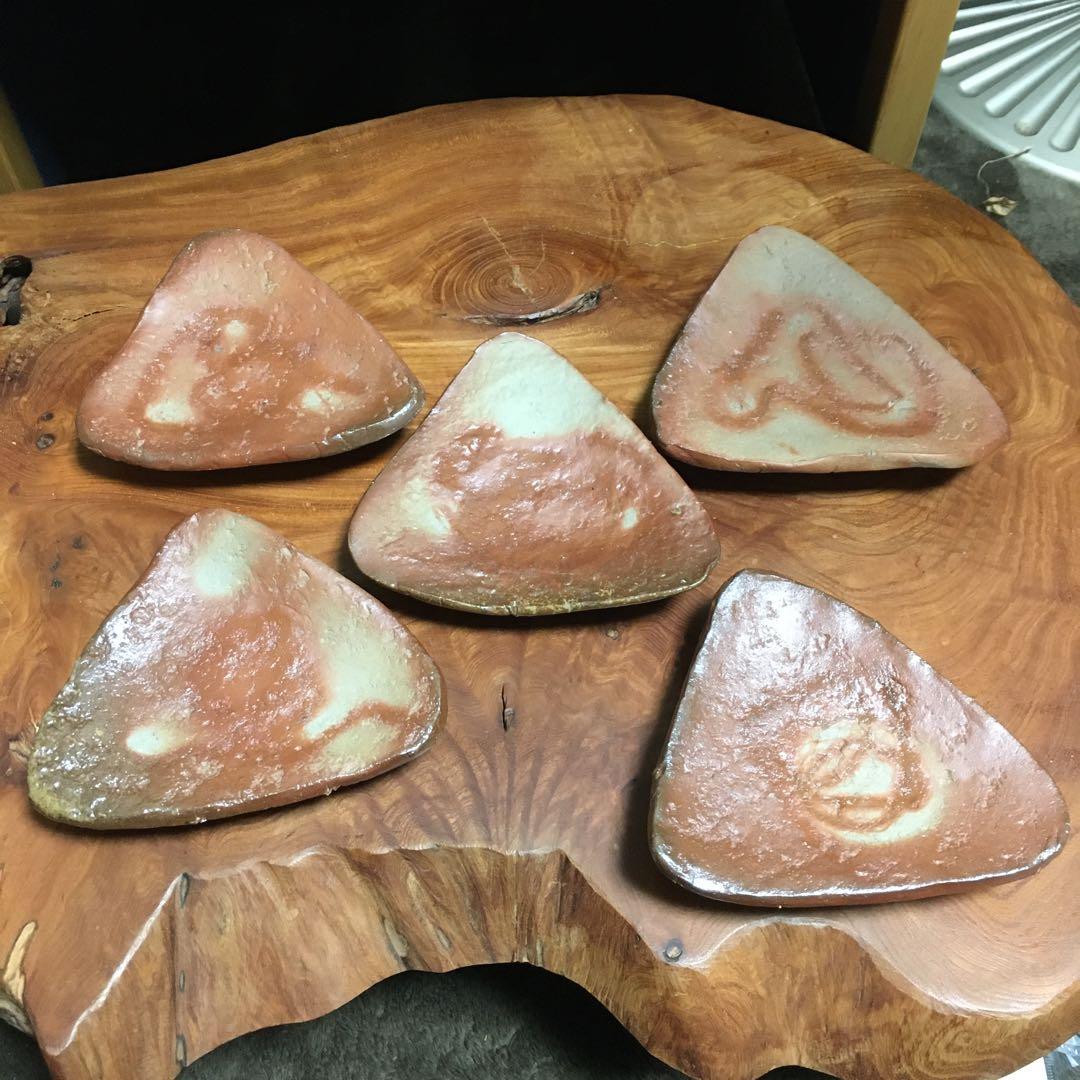 備前焼　緋襷　足つき三角タタキ皿　5客揃　たたき皿