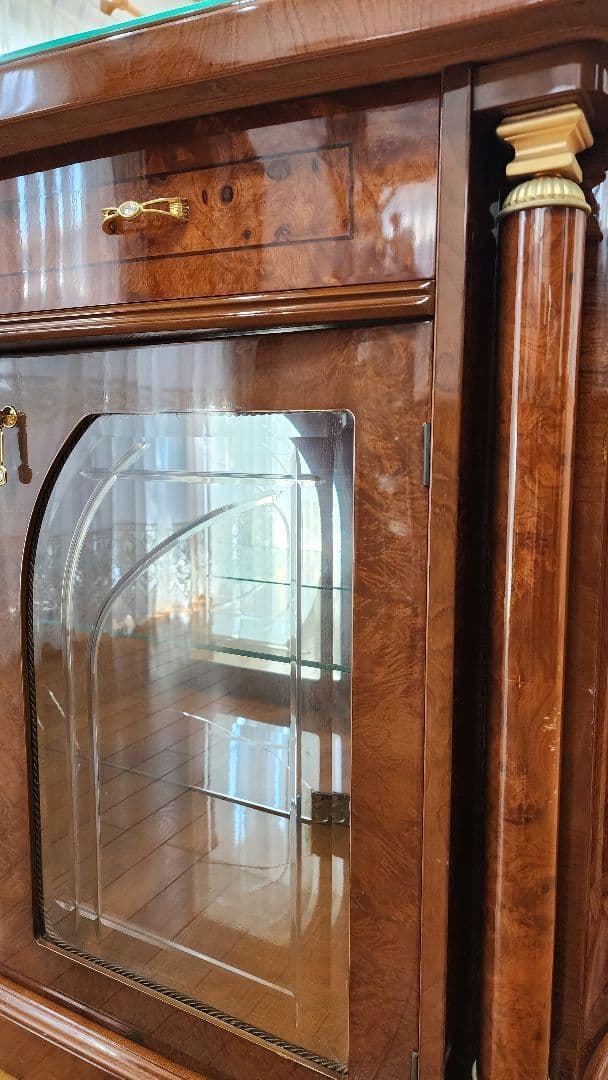 クラシック木製キャビネット ガラス扉付き
