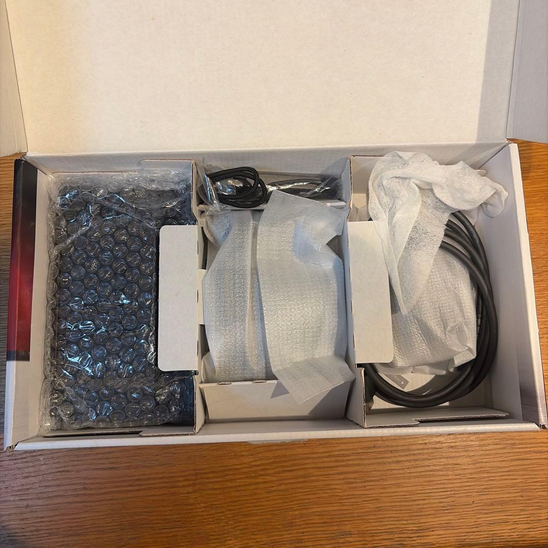 Nintendo Switch 本体 青/赤Joy-Conはドライブします。