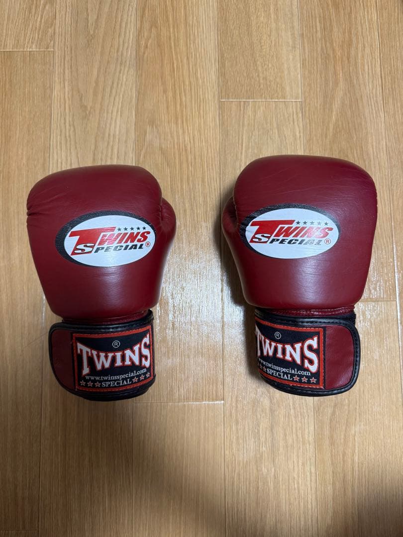TWINS SPECIAL ボクシンググローブ　8oz