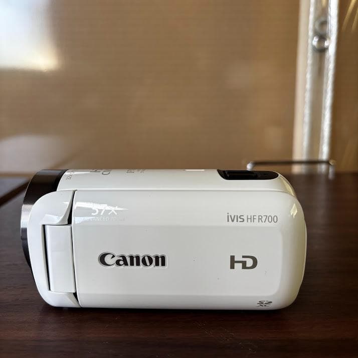 Canon iVIS HF R700 2016年製 付属品多数 予備バッテリー付