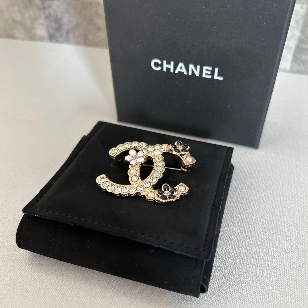 【CHANEL】シャネルCCロゴ お花ブローチ