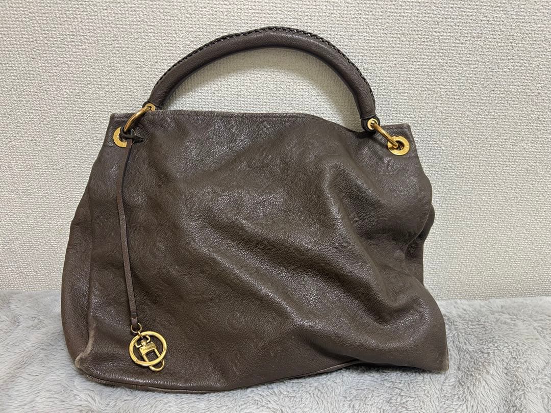 LOUIS VUITTON バック