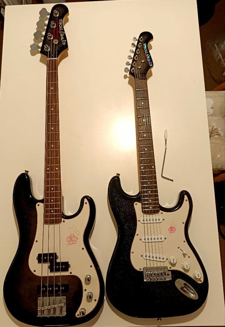 人気のエレキギターとベースのセット Gypsy Rose