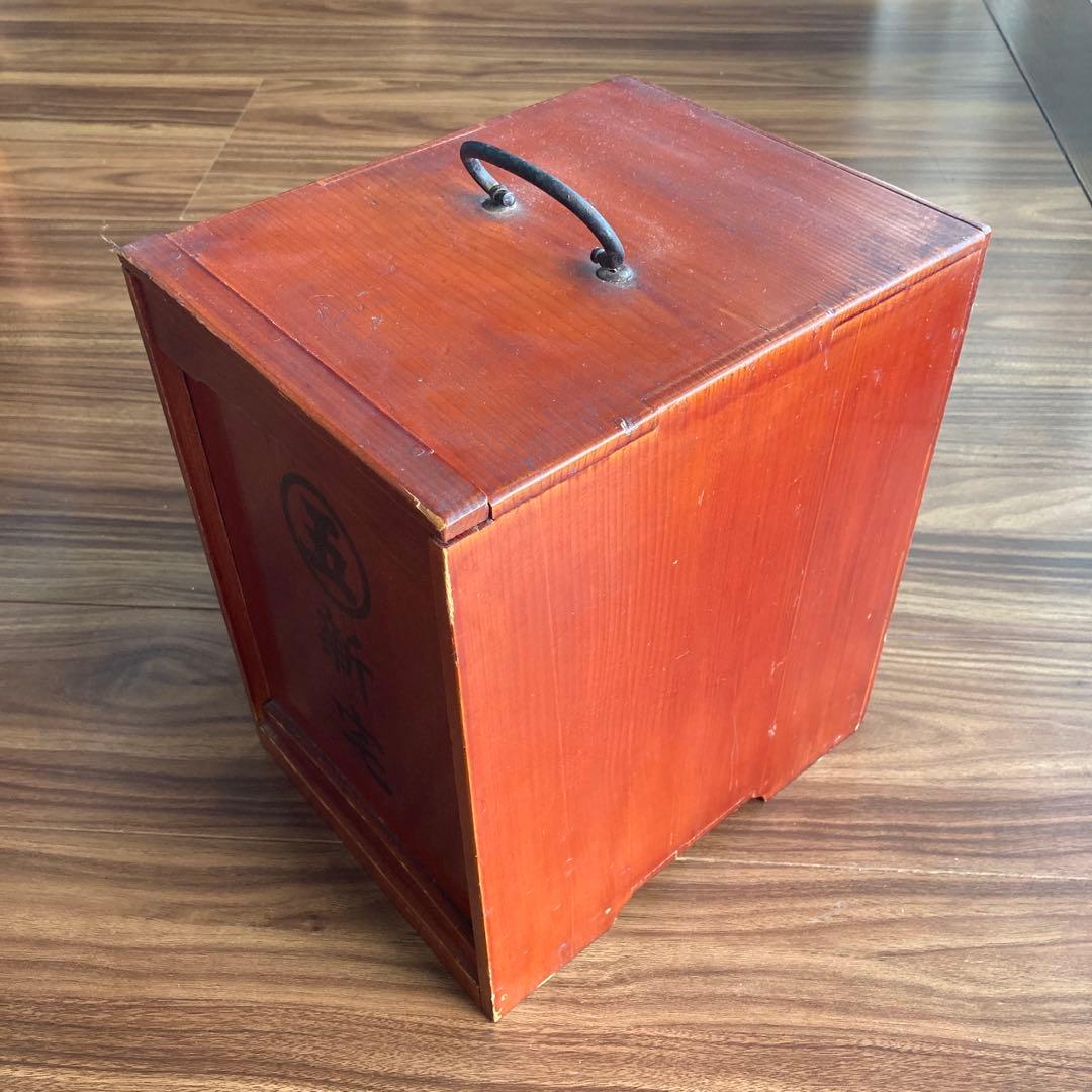 昭和十八年製 木製重箱 漆 金属ハンドル付き