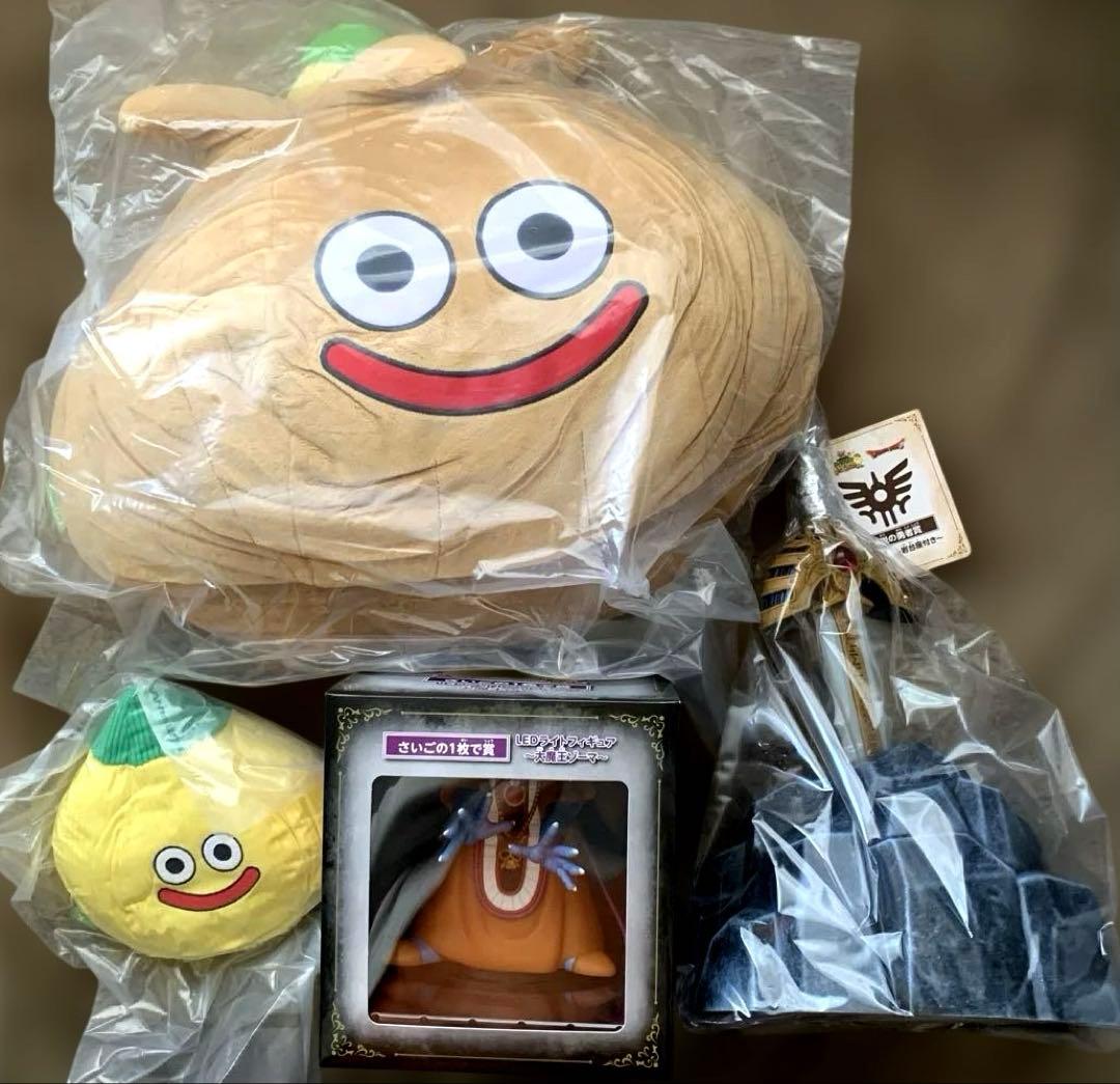 ドラゴンクエスト ふくびき所スペシャル　 ロトの剣、ぬいぐるみ、ライトフィギュア