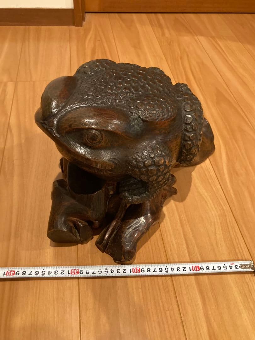 松平家　かえるの置物 　　　　（無事かえる）