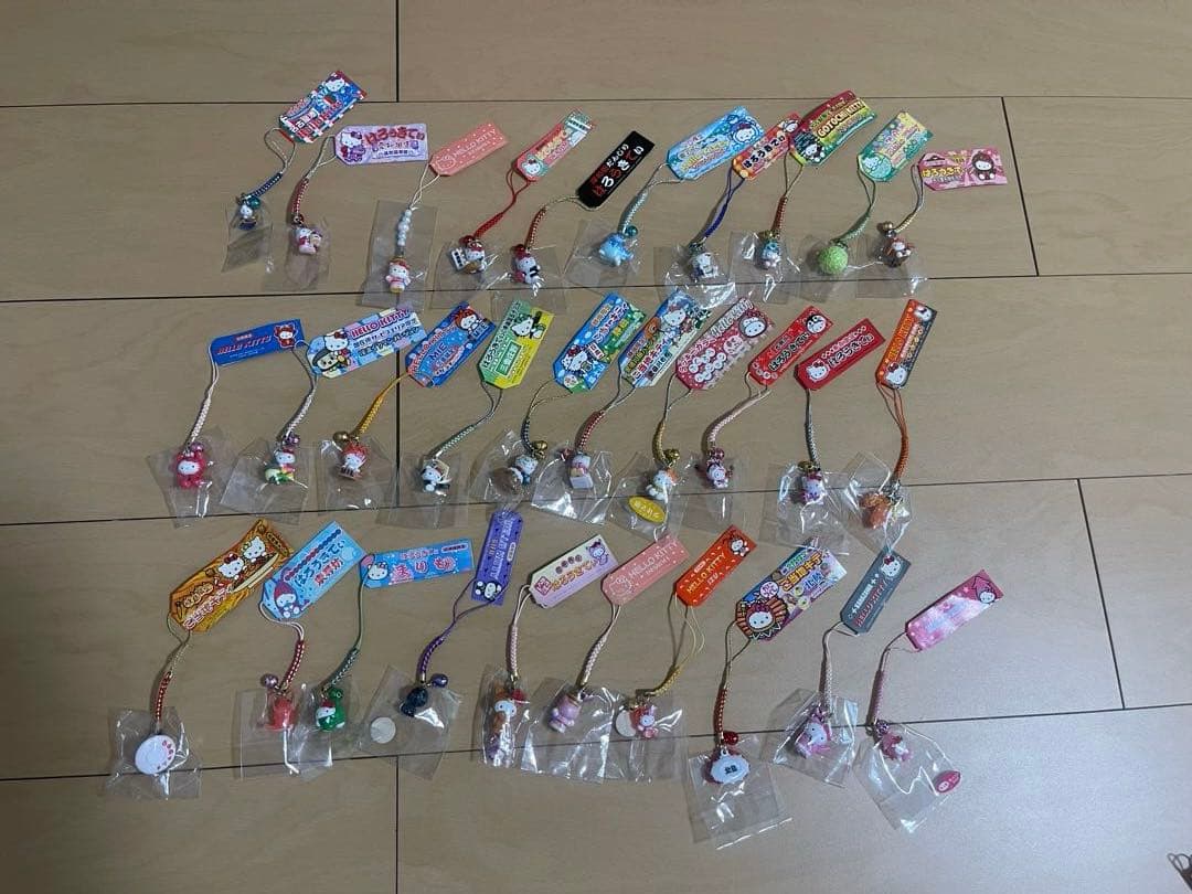激レア⁉︎ハローキティ　ご当地キティ　根付ストラップ102個セット