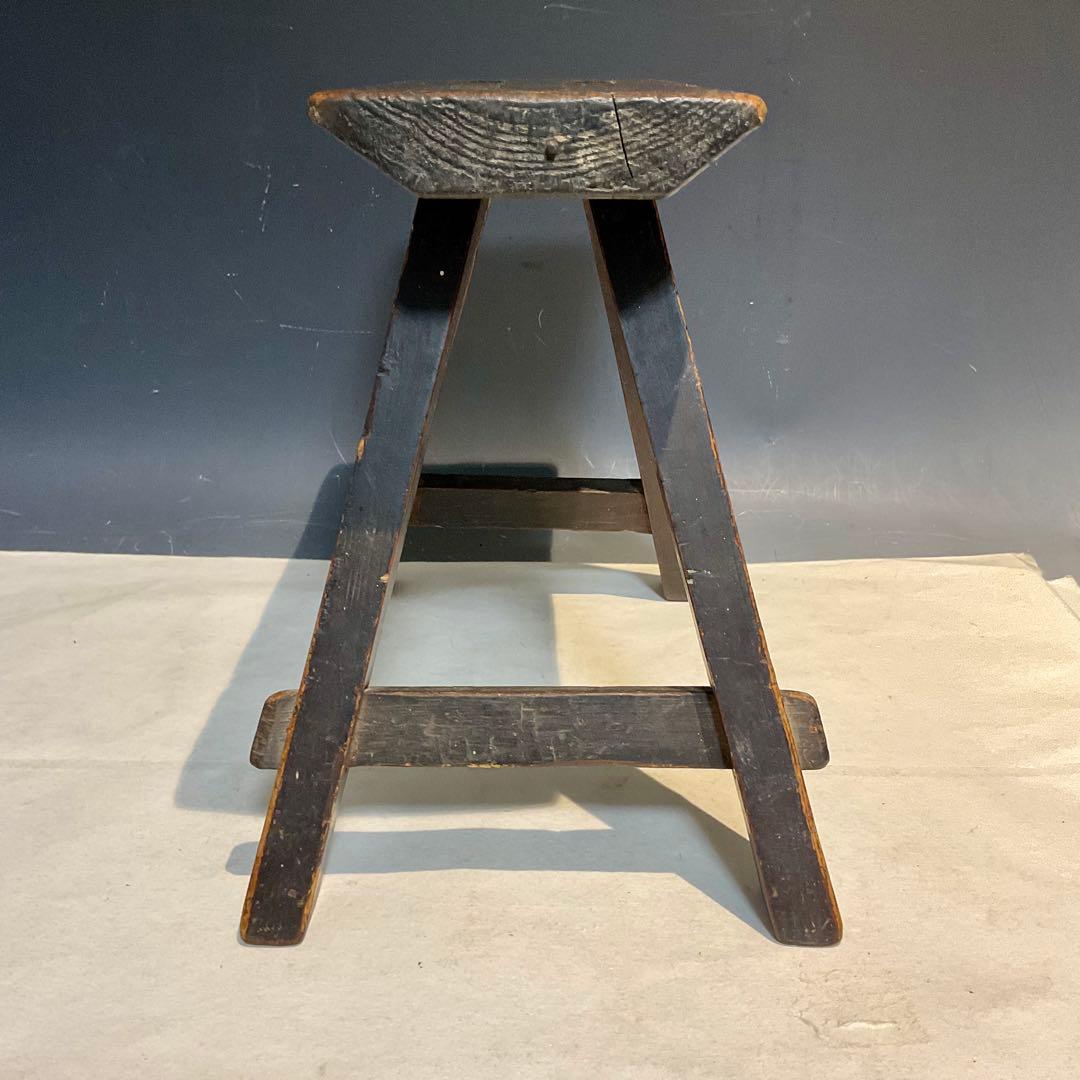 101501 小ぶりな木製スツール 無垢材 アンティーク レトロ 椅子 腰掛け