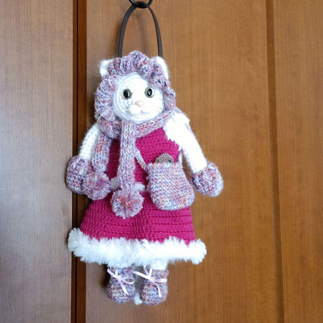 スマホポーチ(カバー無し用)　白猫　あみぐるみ　洋服・小物付　１点物