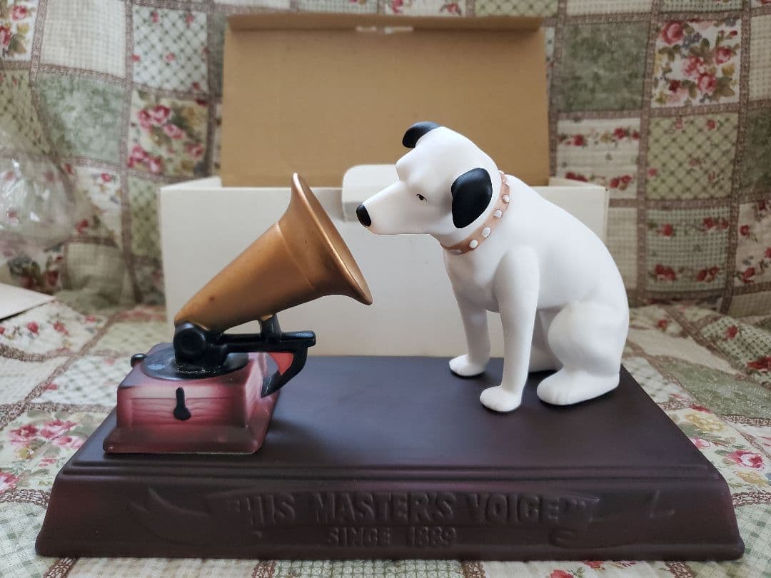 ビクターの犬の置物