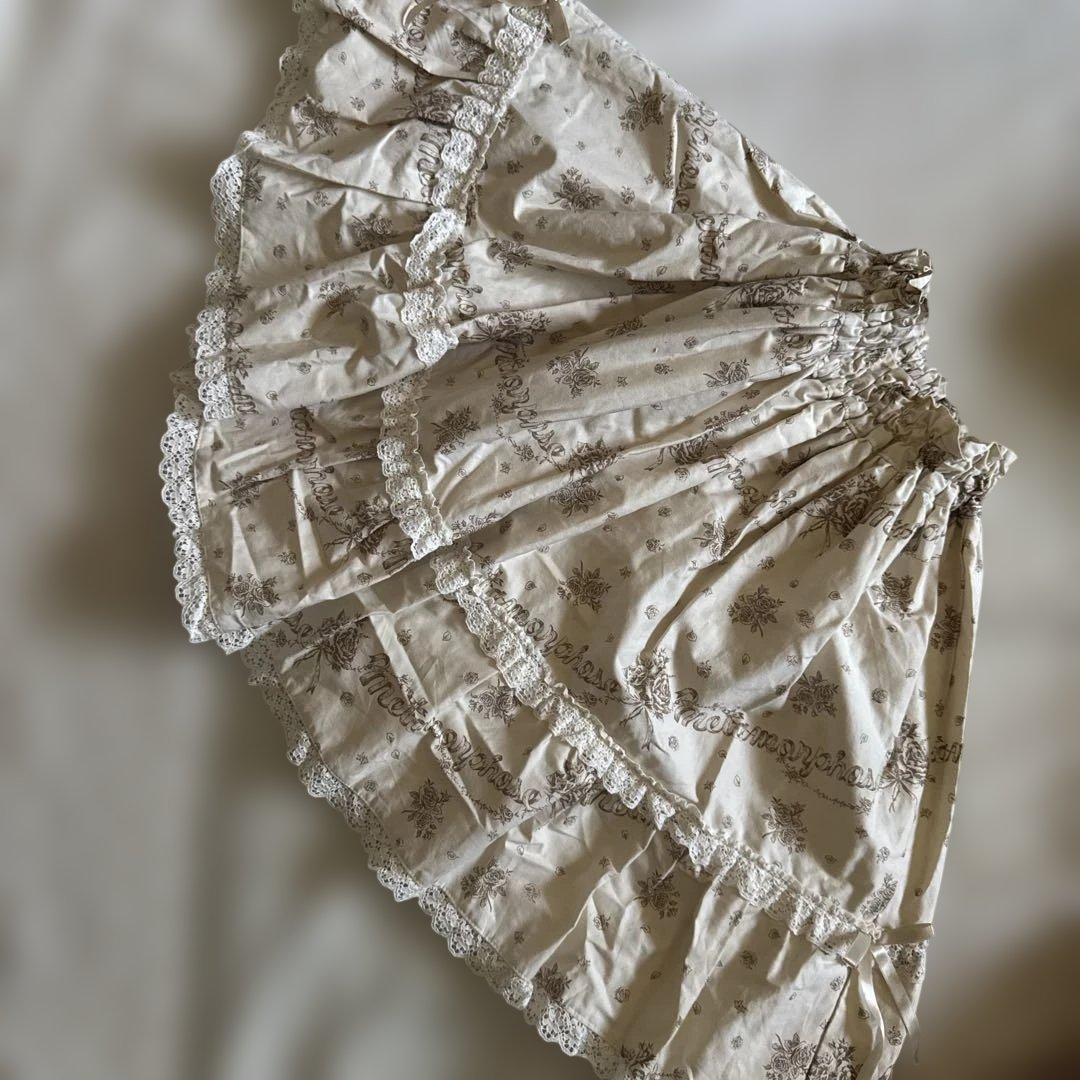 morphose ブーケロゴ柄　生成りスカート