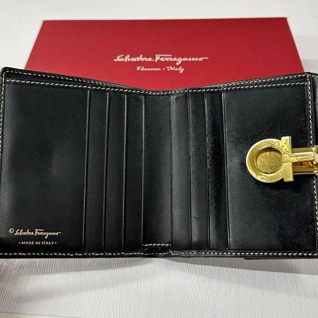 超良品‼️ サルヴァトーレフェラガモ　財布　二つ折り　折り財布　ガンチーニ