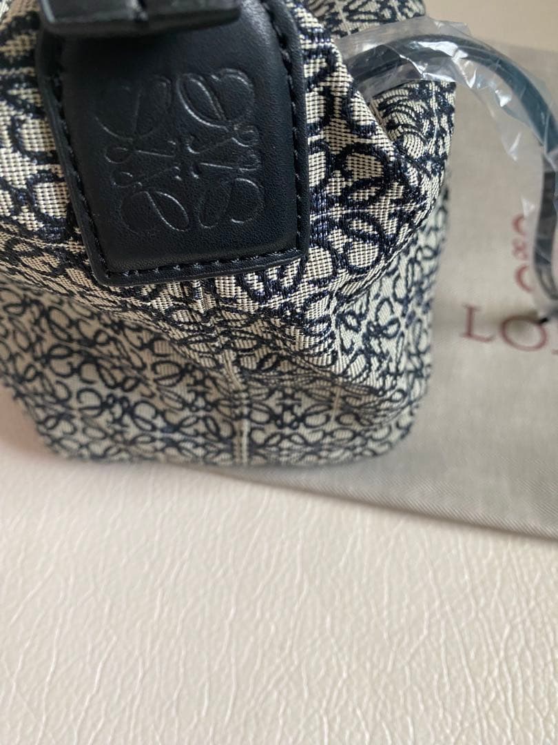 LOEWE ロゴパターン ショルダーバッグ