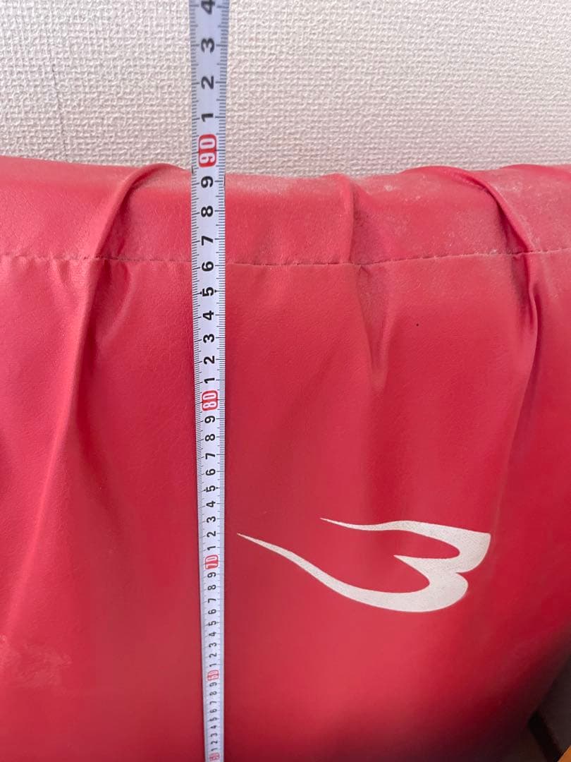 赤 スリーブロゴ パンチングミット 大阪付近配送いたします。