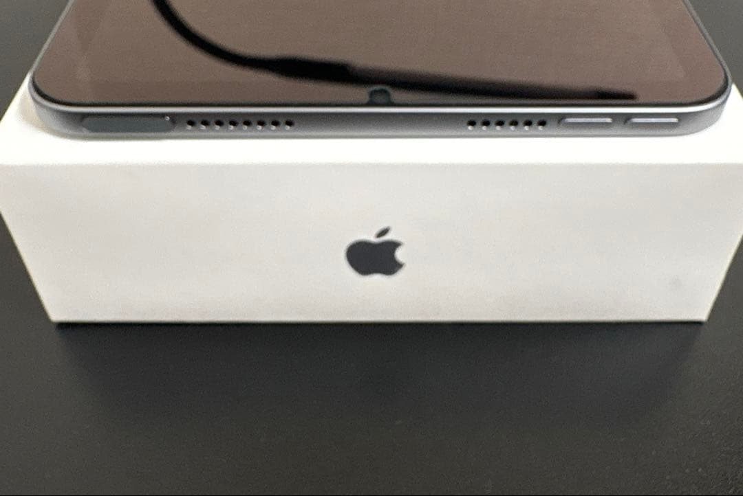 ほぼ未使用 iPad mini 第7世代 Wi-Fi 128GB スペースグレー