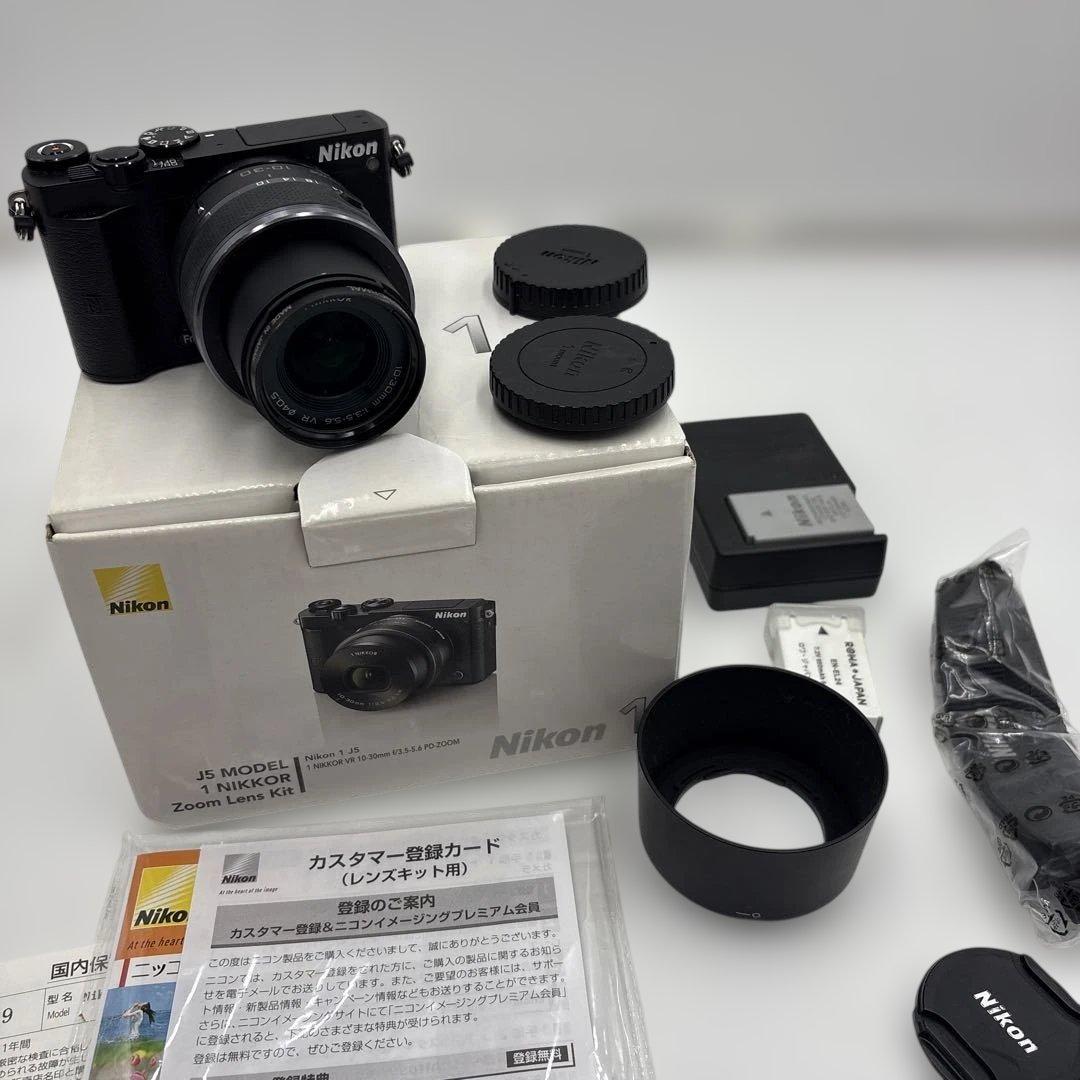 美品　Nikon 1 J5 ズームレンズキット シルバー