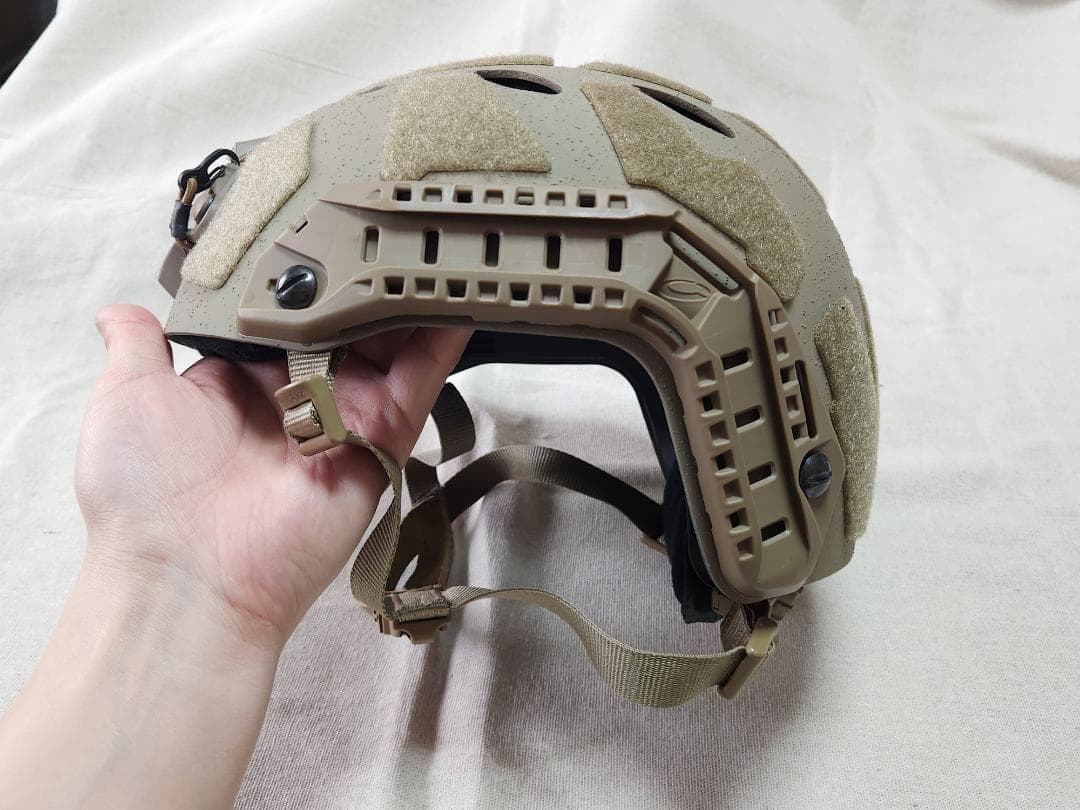 【新品】Ops-Core FAST SF カーボン ヘルメット