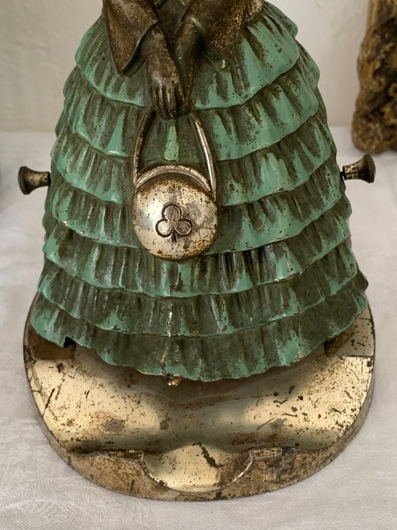 イギリスアンティーク　女性　金属製　置物　ブロカント